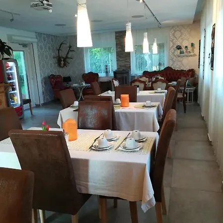 Gaestehaus Tschertou ゲストハウス